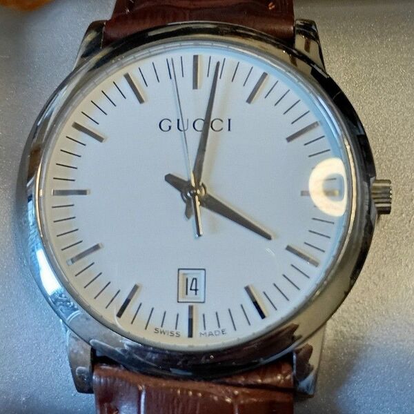 美品 GUCCI グッチ 5600M 腕時計 メンズ ベルト新品 白文字盤