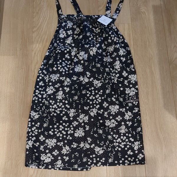 GIANNI VALENTINO ジャンニバレンチノ エプロン 花柄 綿100 ポケット付き 未使用
