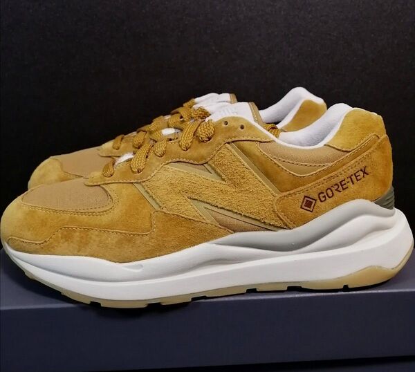 ニューバランス スニーカー M5740GXA ゴアテックス GORE-TEX 27.5cm 未使用 箱に破損あり