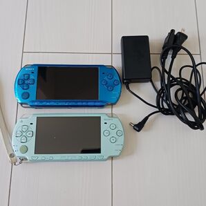 PSP-3000 バイブラント ブルーとPSP-2000 ミントグリーン(ジャンク)まとめ売り