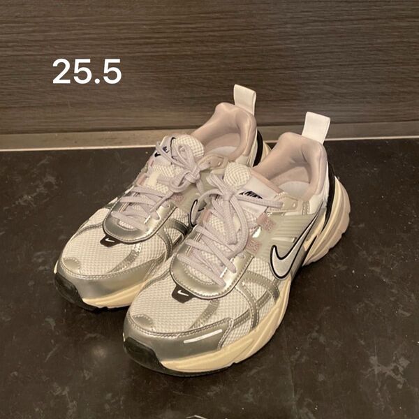 NIKE V2K Run Silver 25.5