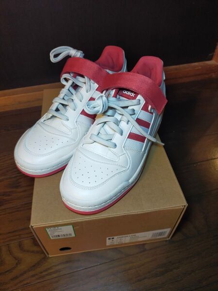 adidas FORUM LOW ホワイト/レッド 26cm 箱付き GW2043 フォーラムロー アディダス