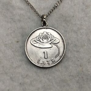 ラトビアの蓮の花のコインネックレス 着けっ放しOK