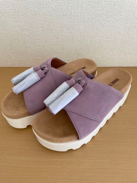 新品 ミネトンカ 厚底 サンダル ラベンダー