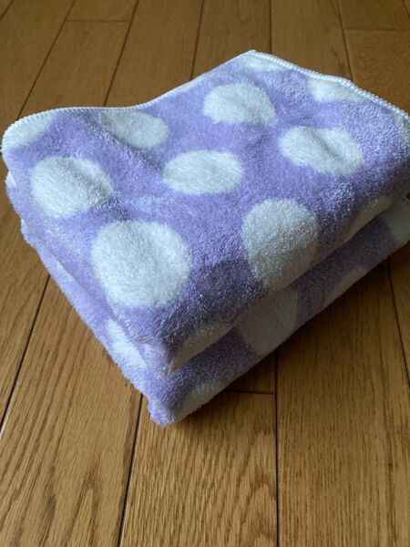 新品 ふわふわ 水玉 フェイスタオル 2枚 ふんわり パープル バス用品