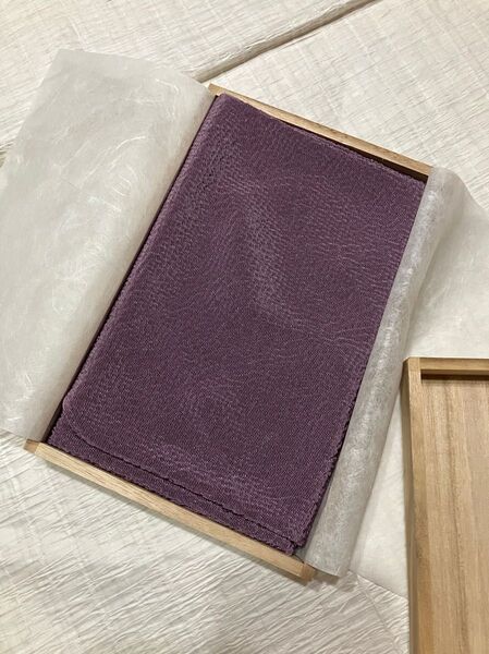 新品◎加藤萬謹製 正絹 ちりめん 風呂敷 無地 桐箱入