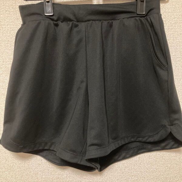 GU 黒 ショートパンツ ジム ヨガ