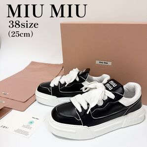 【正規品・美品】MIU MIU ミュウミュウ 厚底スニーカー 38 黒×白 ロゴ 靴箱タグ付 レディース人気モデル