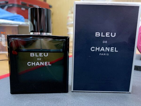 正規品BLEU DE CHANEL 50ml ブルードゥシャネル オードトワレ。