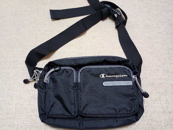 【美品】チャンピオン ボディバッグ Champion