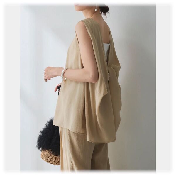 ★新品 バックツイストデザインブラウス/ベージュ frene