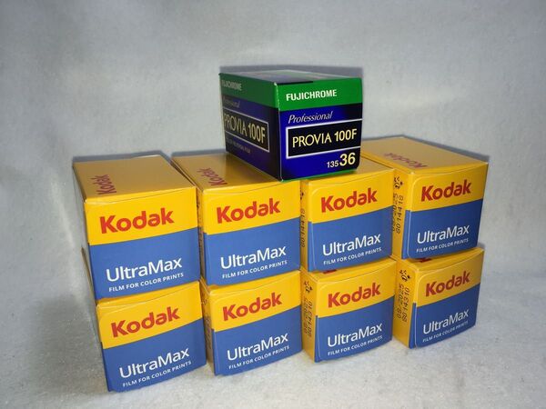 フィルム 未使用 Kodak UltraMax 400 & FUJIFILM PROVIA 100F 期限2025年08月