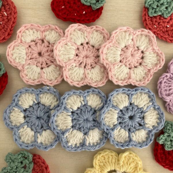 ハンドメイド お花モチーフピン アクセサリー バッグチャーム コットン毛糸
