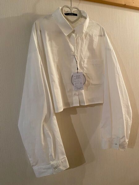 ★新品タグ付き!クロップド ショート丈シャツ★