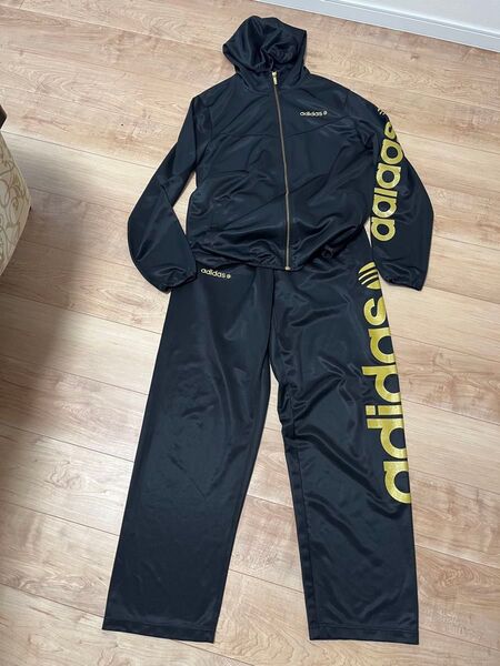 adidas ブラック×ゴールド ジャージ フード付き 黒×金ラメ アディダス 長袖 ルームウェア 上下セット セットアップ
