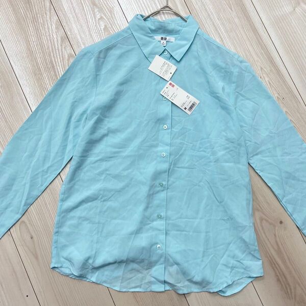 新品 ユニクロ レーヨンエアリーブラウス ボタンシャツ 水色 M シャツ 長袖 ボタンダウン レーヨン
