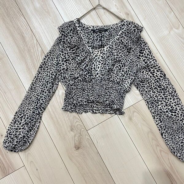 ZARA レオパード柄 フリルトップス ショート XS ヒョウ柄 ザラ カットソー