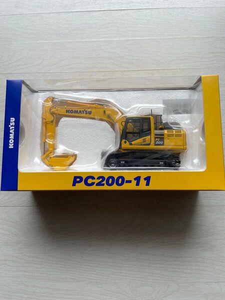 コマツ PC200-11 1/50 重機