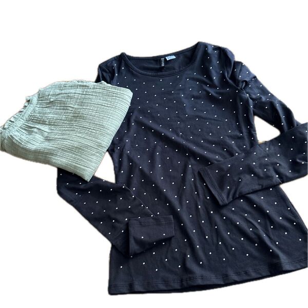 タイムセール!H&M&新品未使用黒長袖キラキラカットソー&未使用ノースリーブのチュニック(