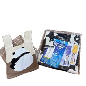 タイムセール!新品未使用ニットバッグ(お花柄・ミニはパンダ柄)&DERMALパックシート2枚セット(おまけ付き)
