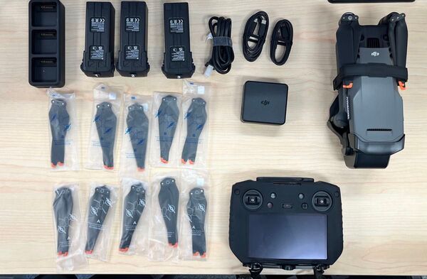 DJI mavic 3 pro Fly More コンボとRC pro 送信機