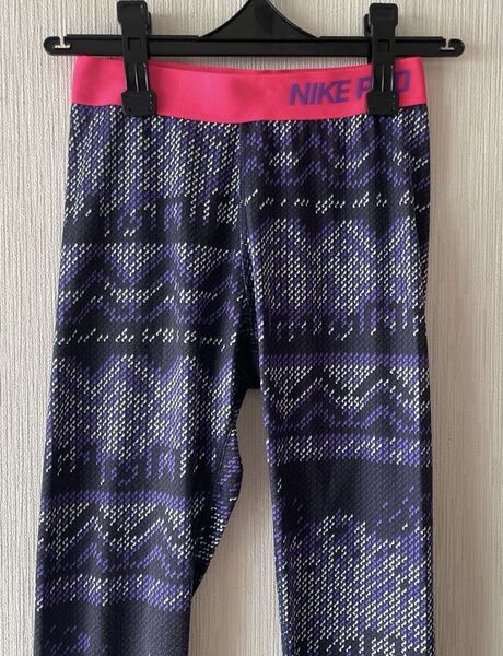 NIKE レギンス スパッツ ヨガ スポーツウェア ノルディック柄 サイズ:M