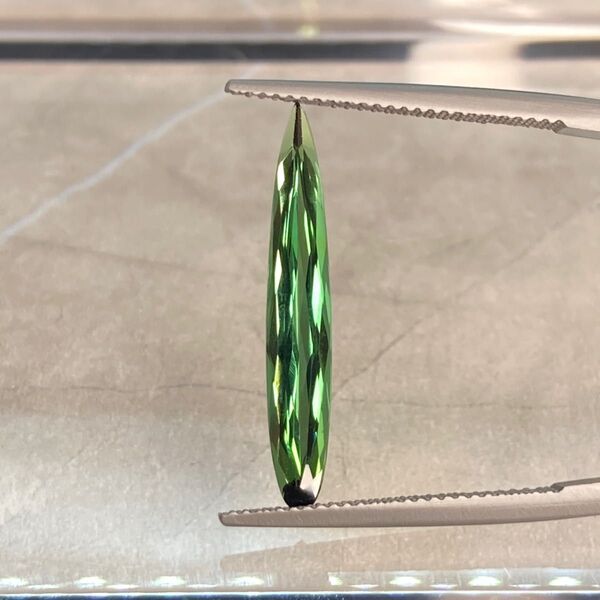 【高品質】天然石グリーントルマリン ルース2.42ct's Long Drop