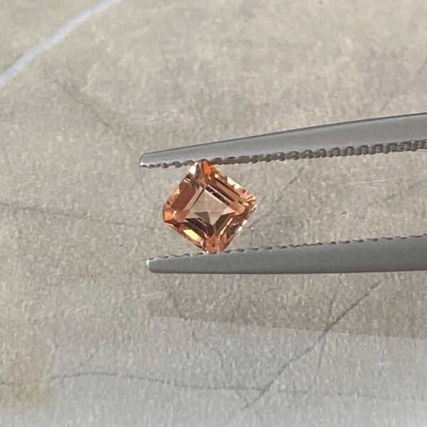 天然石インペリアルトパーズ ルース(裸石)0.61ct's