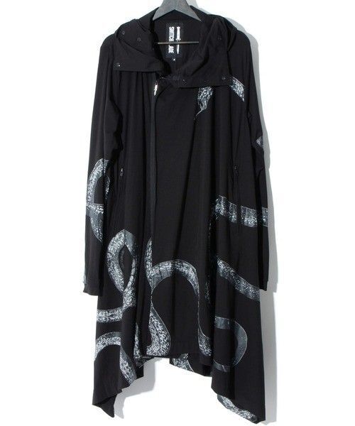 SWITCHBLADE SNAKE PRINT DRAPE PARKA HYDE着用