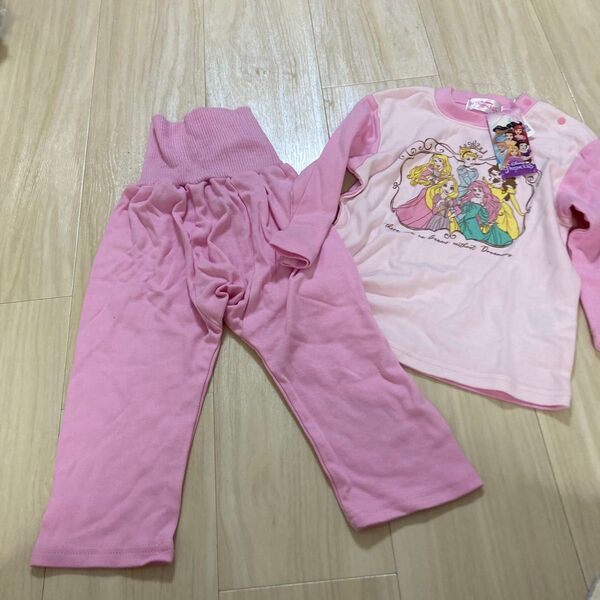 ダグ付き未使用 ディズニープリンセス パジャマ 本体綿100% ピンク 90 女の子 長袖