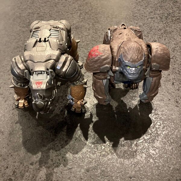 トランスフォーマー パパっとチェンジ ゴリラ サイ