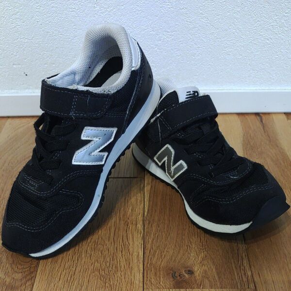 New Balance ニューバランス キッズスニーカー ブラック マジックテープ 19cm