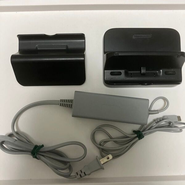 Wii U ゲームパッド用ACアダプター 充電スタンド セット アダプター非純正品