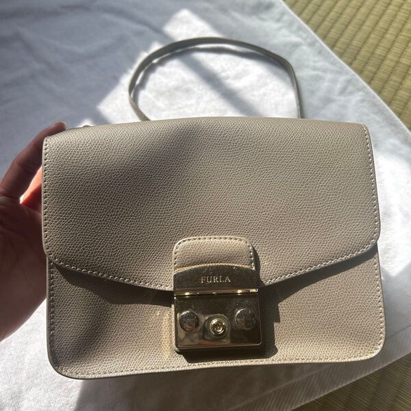 FURLA メトロポリス ショルダーバッグ グレージュ