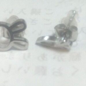 ウサギとニンジンピアス