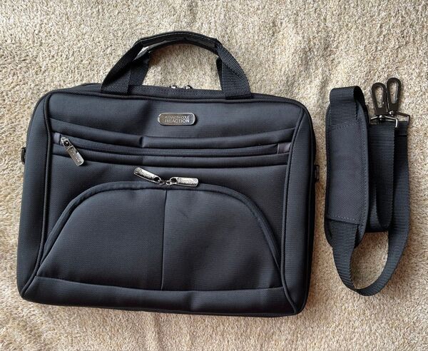 Kenneth Cole ショルダーバッグ コンピューターバッグ ブラック 黒 ビジネス ノートパソコン A4