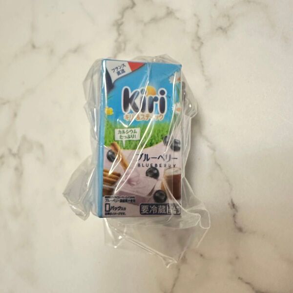 Kiri ミニチュア チャーム ガチャ キリ クリームチーズ ブルーベリー 1個