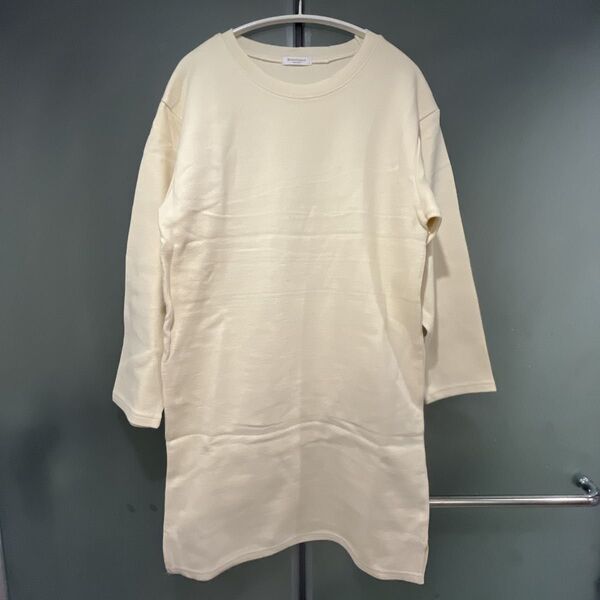 韓国 Monologue クルーネック 長袖ワンピース 白 アイボリー 新品未使用 春服
