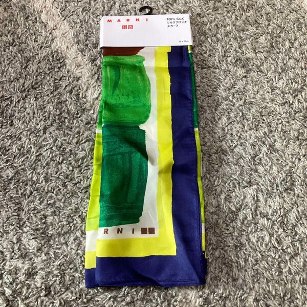 ユニクロ MARNI マルニ 100%シルク フロシキ スカーフ
