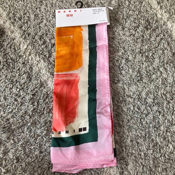 ユニクロ MARNI マルニ 100%SILK シルク フロシキ スカーフ