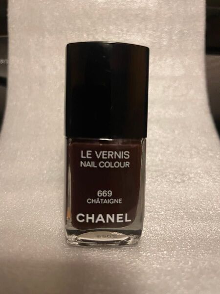 CHANEL ヴェルニ 669 シャテーニュ