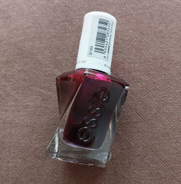 新品 essie ジェルクチュールネイルポリッシュS1160 ネイルカラー マニュキュア エッシー