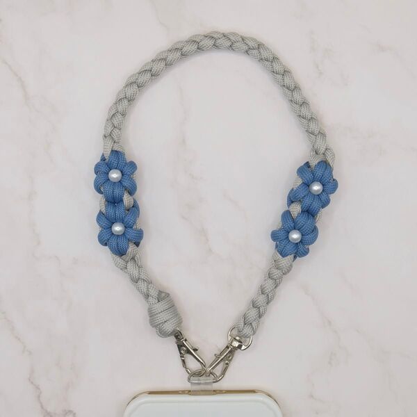 ハンドメイド ハンドストラップ スマホ チャーム パラコード 花x4 HS028