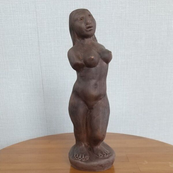 素焼きの女性像 置物 土人形 高さ約20cm