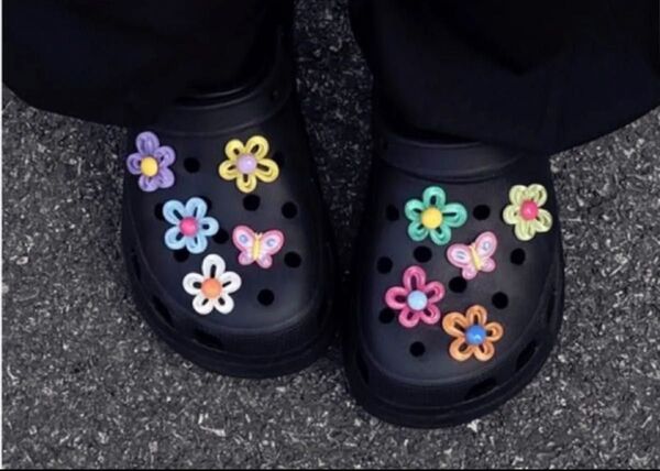 【新商品】 フラワー クロックスアクセサリー ジビッツ お花 キッズ 女の子 蝶々 ちょうちょ サンダルアクセサリー