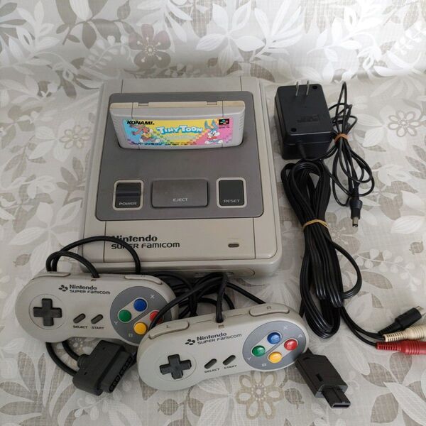 スーパーファミコン 本体 コントローラー2個 AVケーブル ACアダプター ソフト1本付【ジャンク品】