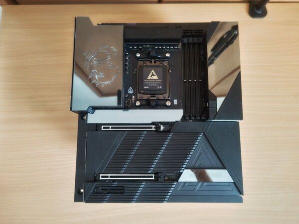 msi x870e godlike マザーボード