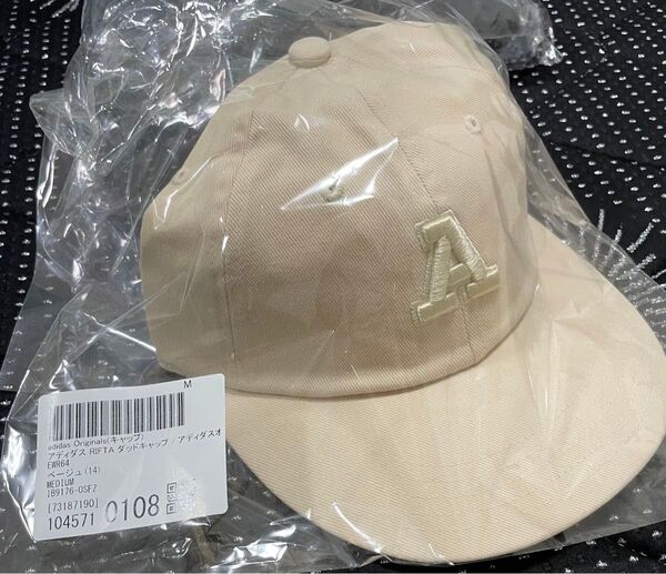 新品未使用 adidas ベージュ キャップ 帽子