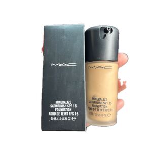 MAC ファンデーション