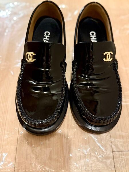 CHANEL ブラック エナメル ローファー 36